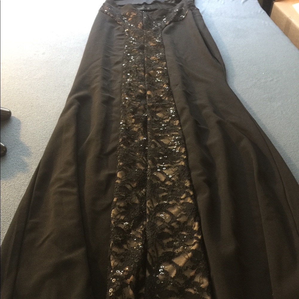 PROM DRESS - Picture 2 of 4
